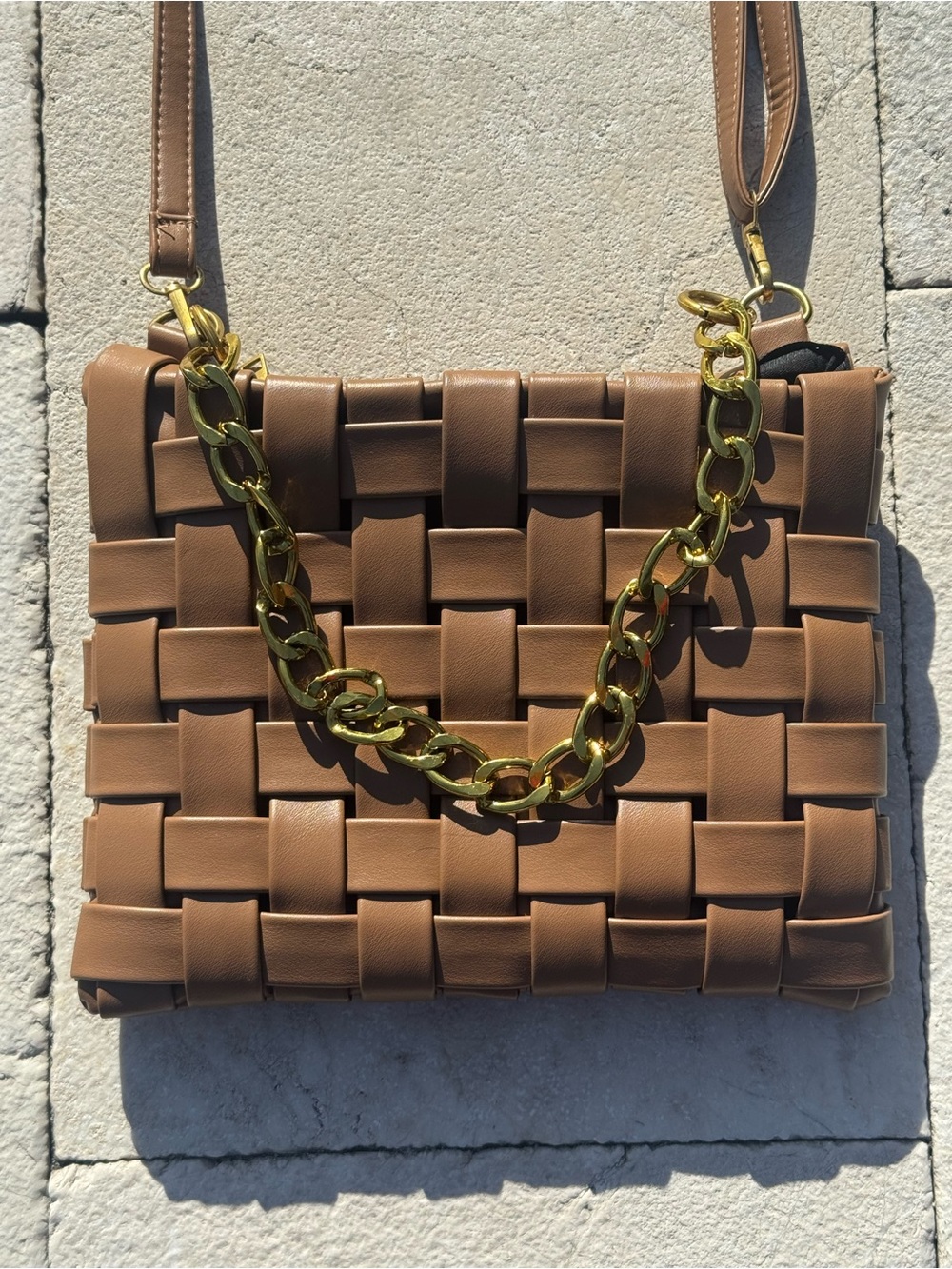 Superdown Woven Faux Leather Crossbody Bag Camel Brown Gold Chain - Picture 2 of 5